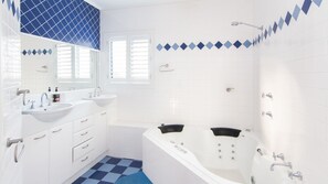 Combined shower/bathtub, hair dryer