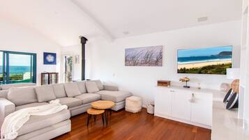 Télévision, cheminée