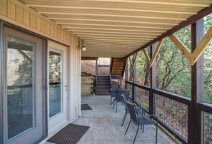 Terrace/patio - Sanctuary For Stargazers in Connestee Falls (Brevard)