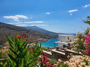 Executive Villa | Premium bedding, in-room safe, individually decorated