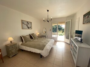 5 bedrooms, iron/ironing board, travel cot, free WiFi