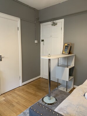 City Studio, 1 Bedroom | Living area - City Centre Snug Apartments (Galway)