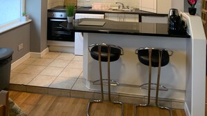 Private kitchen - City Centre Snug Apartments (Galway)