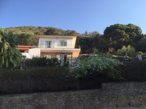 Exterior - Villa in Bois des Anglais, 10 minutes from the beach (Ajaccio)