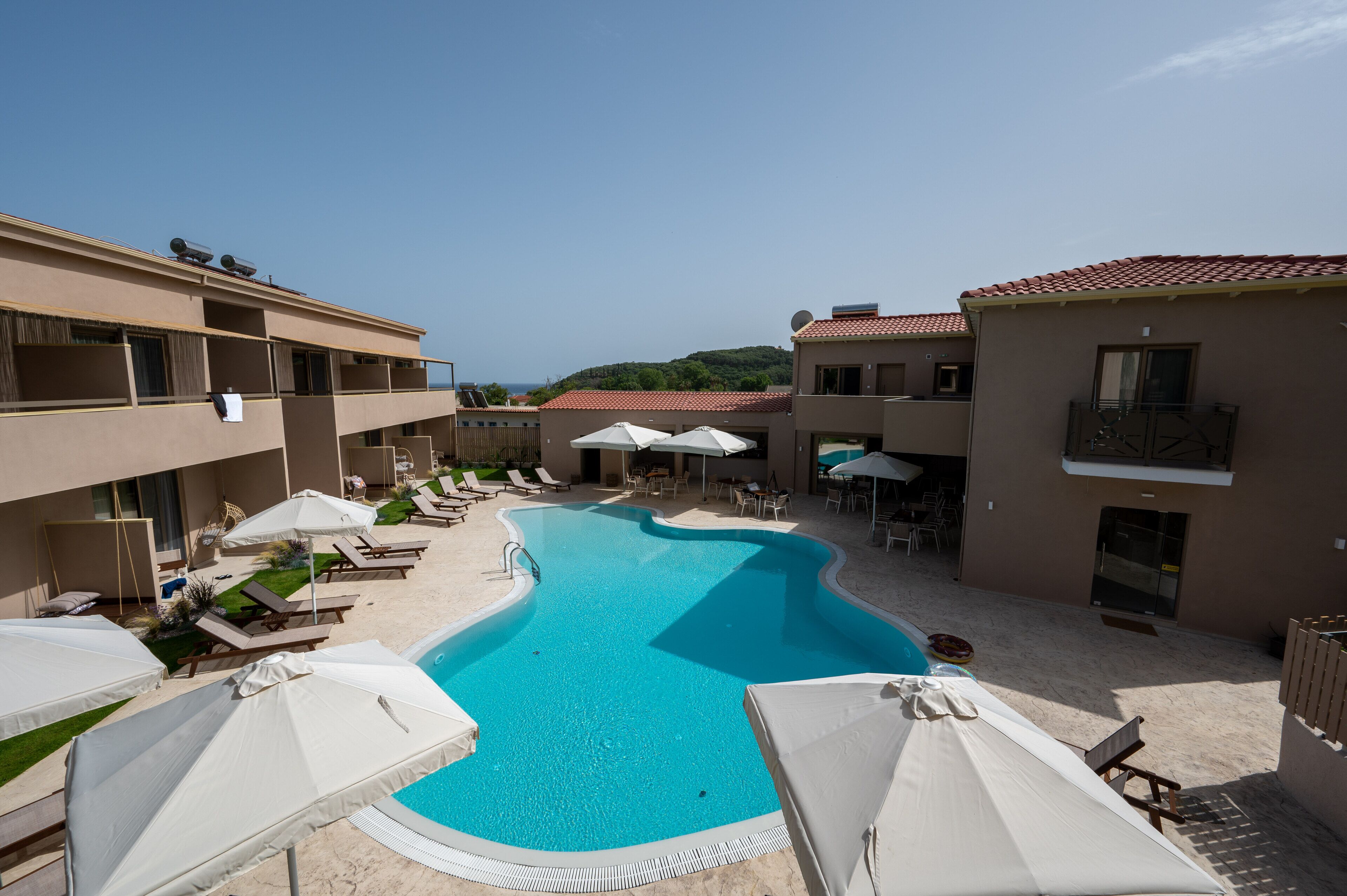 Een seizoensgebonden buitenzwembad