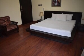 ダブルルーム | ノートパソコン用作業スペース、WiFi (無料)