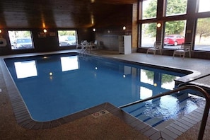 Outdoor pool - Baymont By Wyndham Bloomington Msp Airport (Richfield)