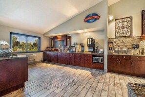 Private kitchen - Baymont By Wyndham Bloomington Msp Airport (Richfield)