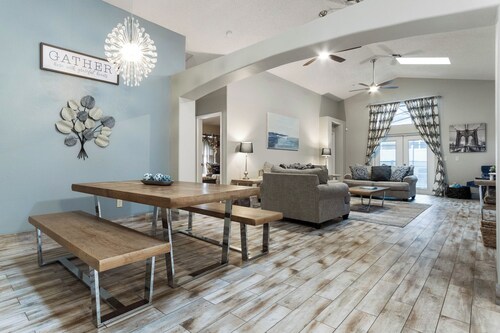 Paradise  — a roomy retreat that blends comfort, and a dash of Florida sunshine