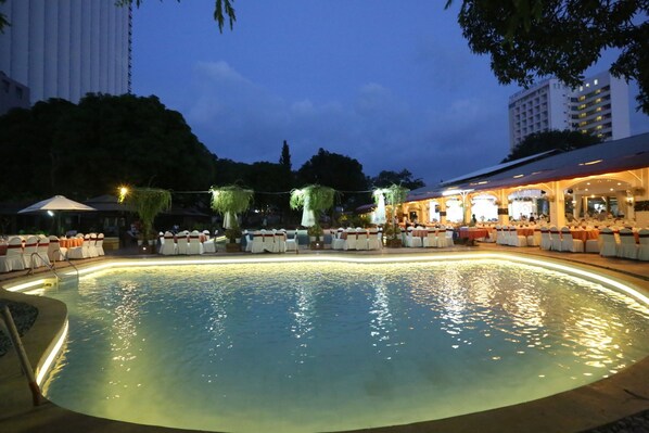 Outdoor pool - Tran Vien Dong Hotel (Nha Trang)