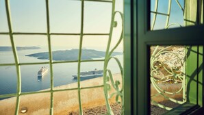 Unclassified image, 2 of 26, button - Villa Murat (Santorini)
