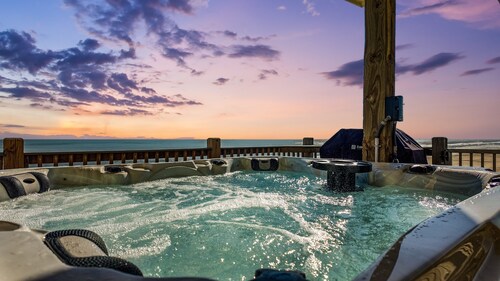 Beachfront | Hot Tub, Bar & Stunning Views