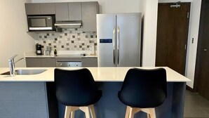 茶具/咖啡用具、冰箱、微波炉、烤箱