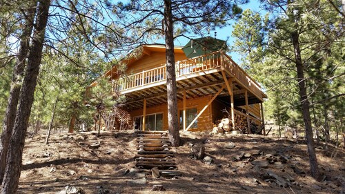 Cabin nestled in the Pines near Lake Pactola! ATV trails! Mt Rushmore! WI-FI
