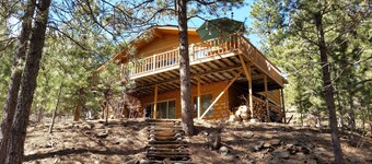 Cabin nestled in the Pines near Lake Pactola! ATV trails! Mt Rushmore! WI-FI