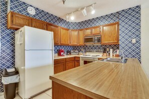 Kühlschrank, Mikrowelle, Geschirrspüler