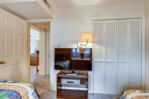 2 室のベッドルーム、アイロン / アイロン台、WiFi、ベッドシーツ