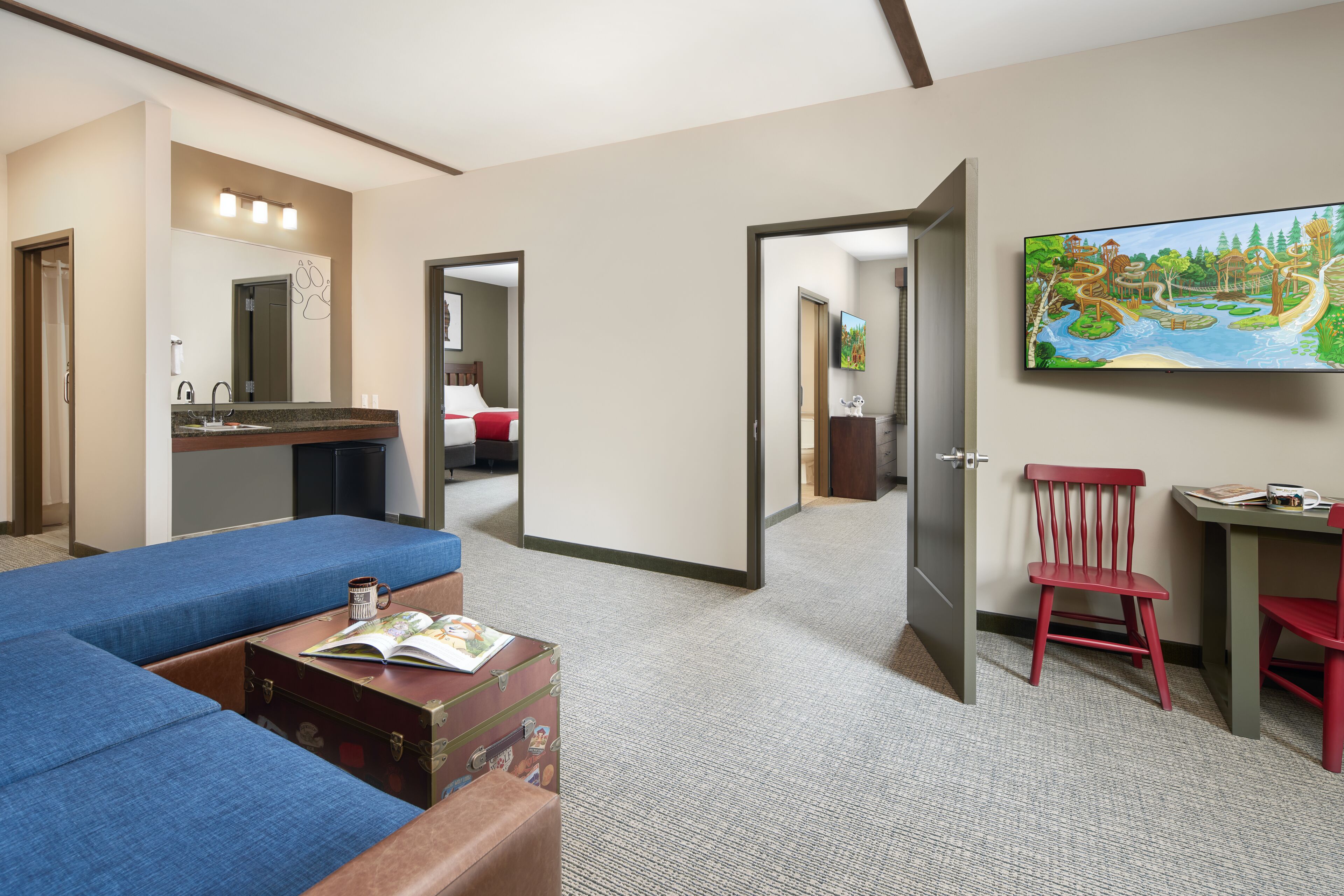 suite (grizzly bear) | in-room safe, iron/ironing board, free cots/infant beds, bed sheets