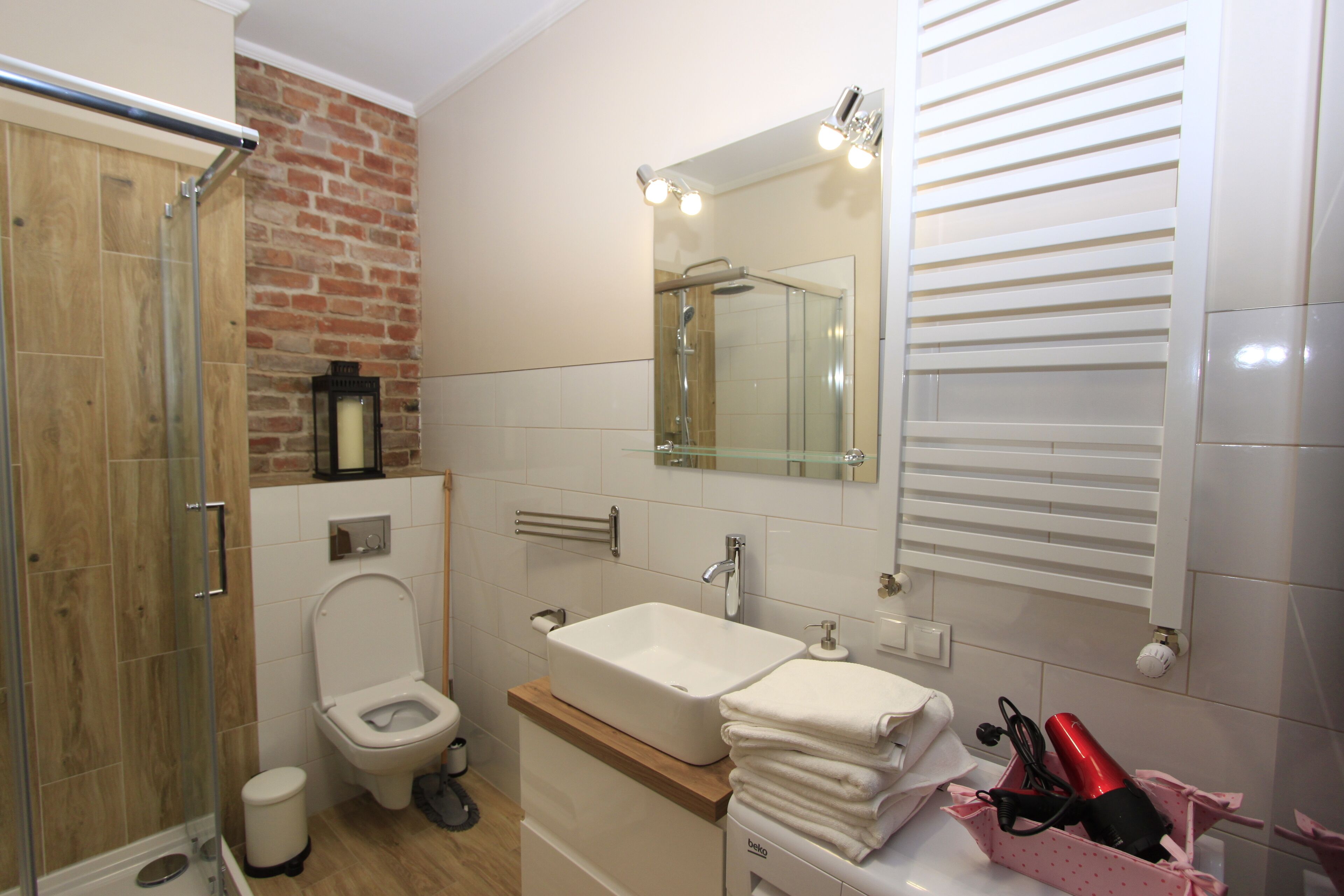 Lägenhet Classic | Badrum | Dusch, hårtork, handdukar och tvål