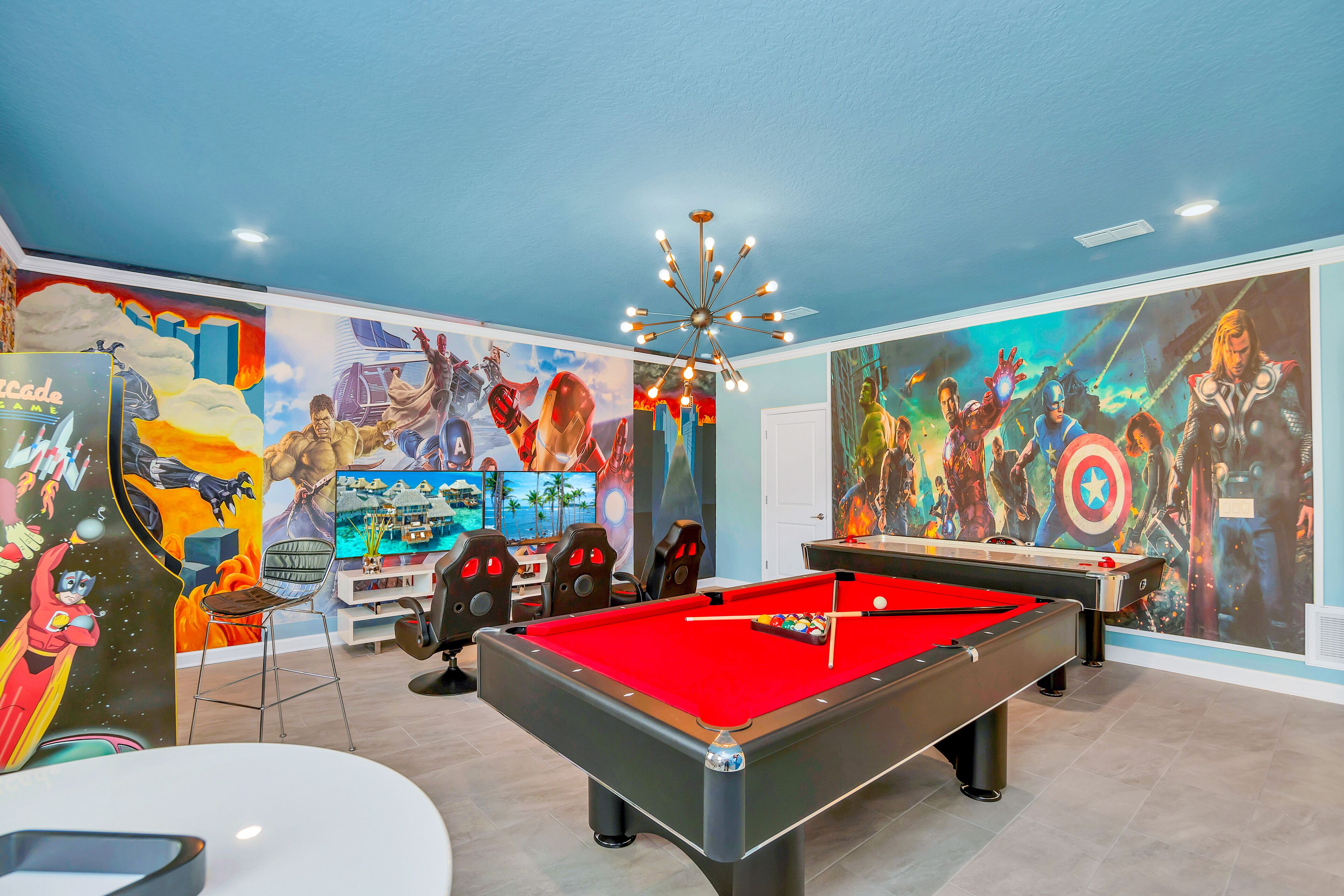 LARGE Villa, Private Pool+GAME ROOM+Movie Theater!