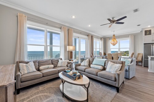 Gulf Front Home with Pool!