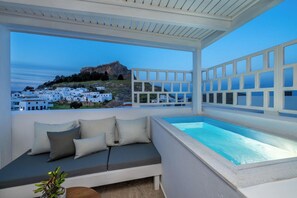 Outdoor spa tub - Lindian Polis Suites - Suite 3 (Rhodes)