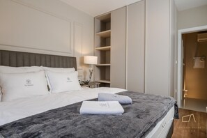 3 chambres, fer et planche à repasser, Wi-Fi, draps fournis