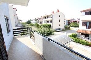 Departamento, 3 habitaciones, balcón | Terraza o patio