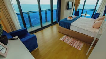 全景套房, 非吸煙房, 海景 | 1 間臥室、低過敏寢具、熨斗/熨衣板、免費無線上網