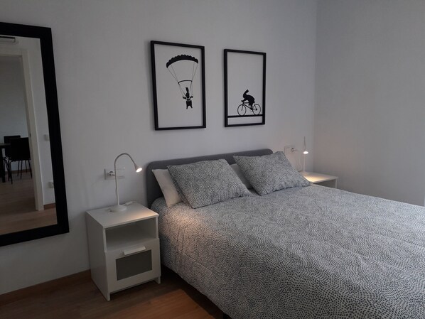 2 bedrooms, iron/ironing board, free WiFi, bed sheets