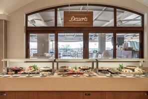 Free daily buffet breakfast  - Caldera Creta Paradise (Platanias)
