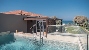 Executive Suite, 1 Bedroom, Private Pool | Terrace/patio