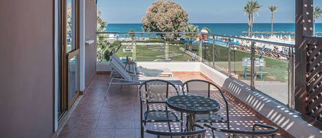 Executive Suite, 1 Bedroom, Private Pool | Terrace/patio