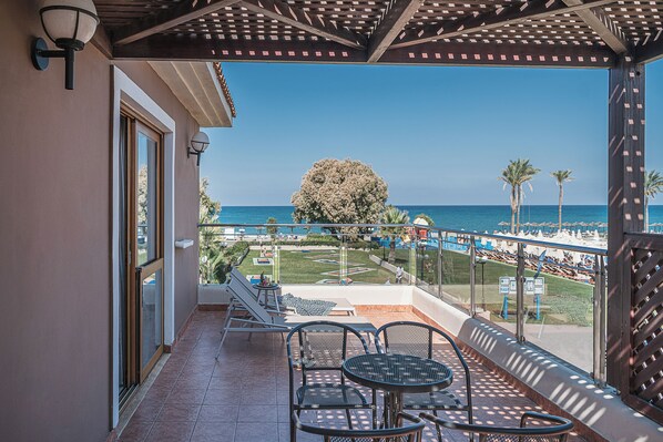 Executive Suite, 1 Bedroom, Private Pool | Terrace/patio - Caldera Creta Paradise (Platanias)