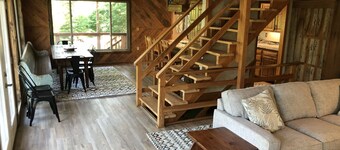 Lake front secluded house w/private boat/swim dock on 242 acre cattle ranch. 