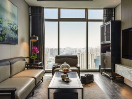 Junior Suite, 1 King Bed | Down comforters, minibar, in-room safe, desk