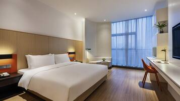 Minibar, soundproofing, free WiFi