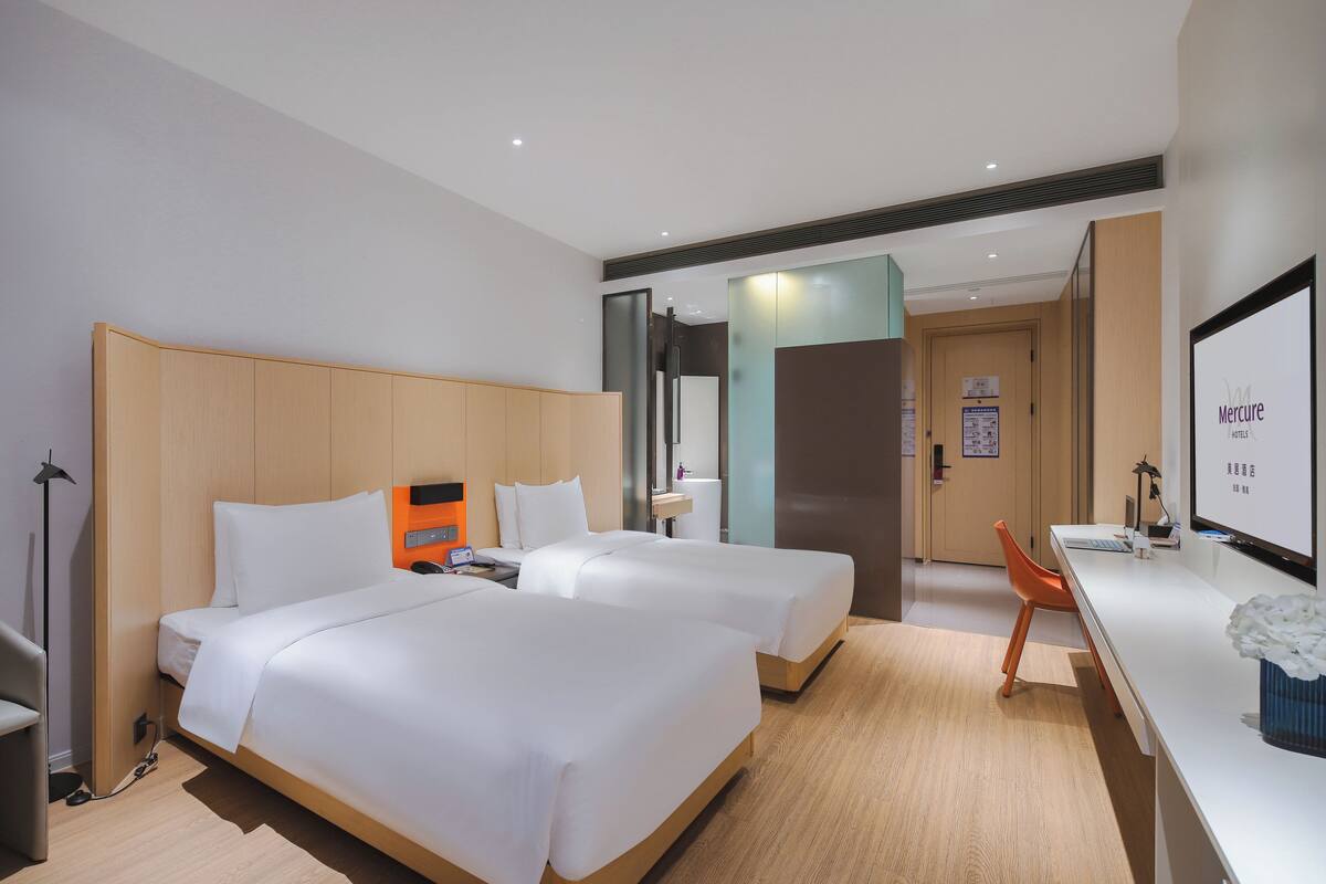 Minibar, soundproofing, free WiFi