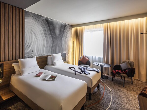 Hypo-allergenic bedding, minibar, soundproofing, iron/ironing board - Novotel Cambridge North (Cambridge)