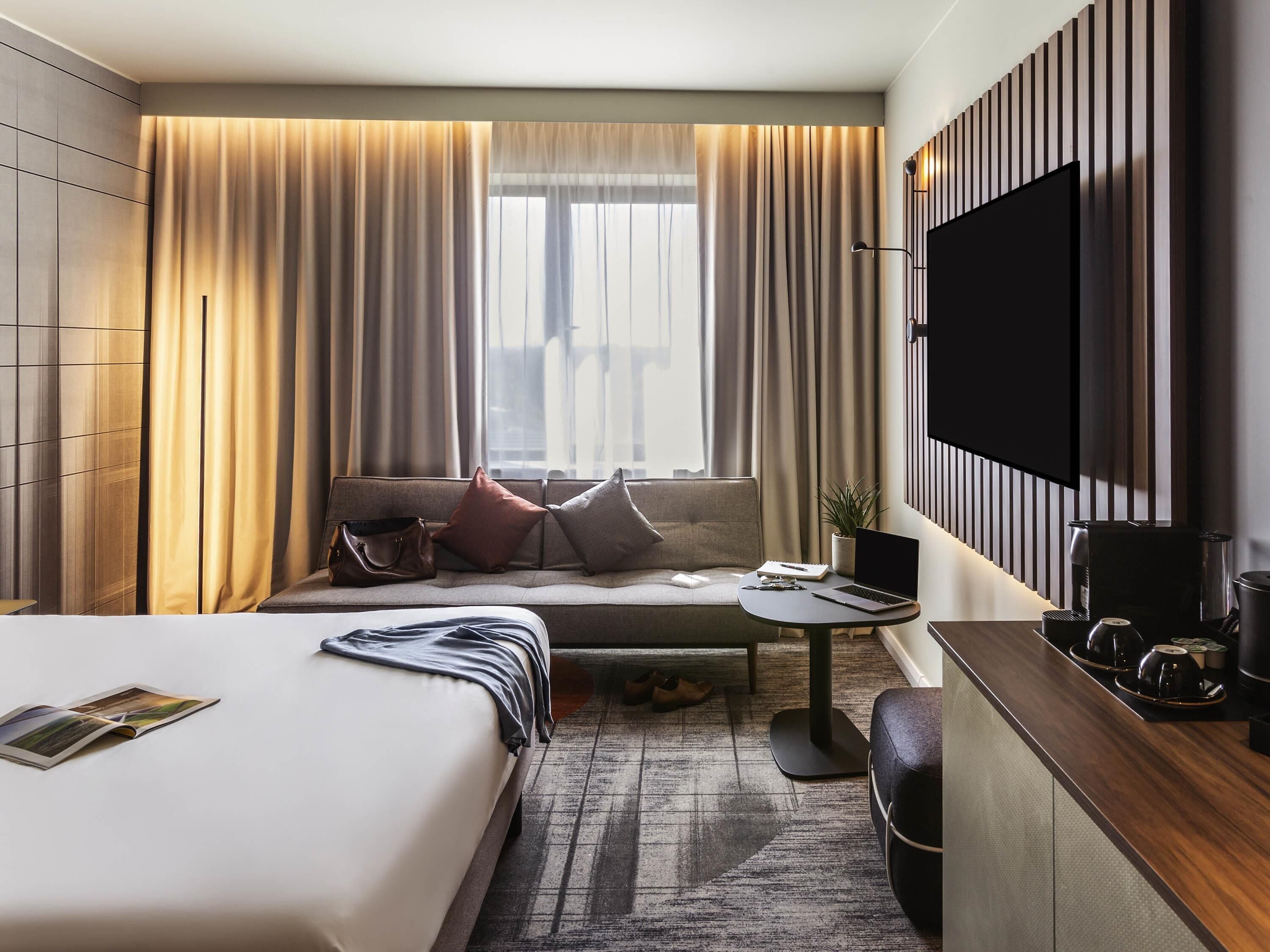 Hypo-allergenic bedding, minibar, soundproofing, iron/ironing board