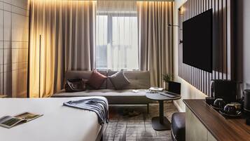 Hypo-allergenic bedding, minibar, soundproofing, iron/ironing board