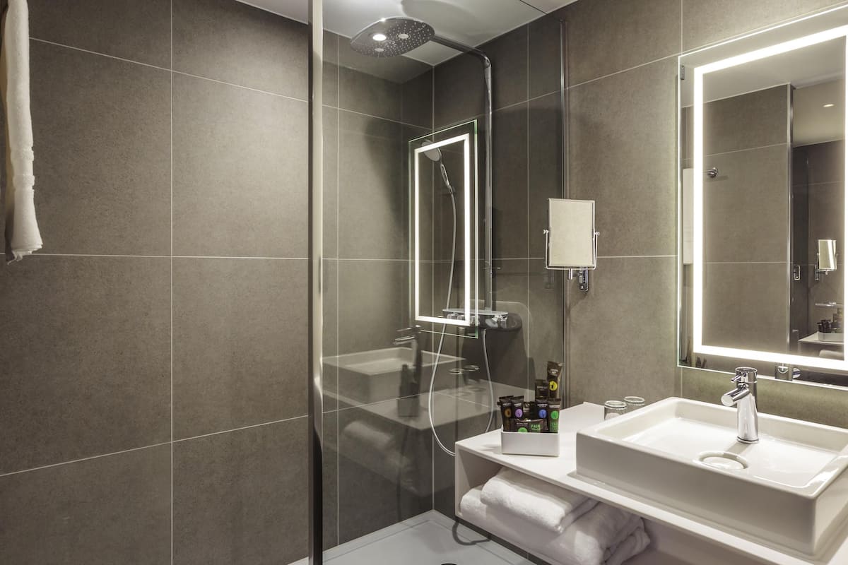 1 bedroom, hypo-allergenic bedding, minibar, soundproofing