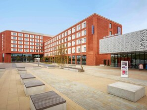 Exterior - Novotel Cambridge North (Cambridge)