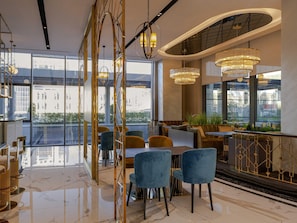 Lunch and dinner served - Mövenpick Living Istanbul West (Istanbul)