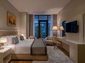 In-room safe, desk, blackout curtains, iron/ironing board - Mövenpick Living Istanbul West (Istanbul)