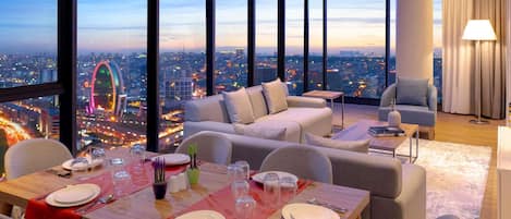 Apartment, 3 Bedrooms (Sky Villa) | In-room safe, desk, blackout drapes, iron/ironing board