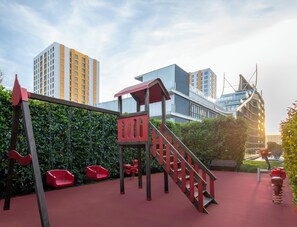 Children’s play area – outdoor