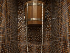 Indoor pool - Mövenpick Living Istanbul West (Istanbul)