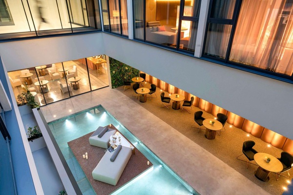 Champagne bar, garden views, open daily