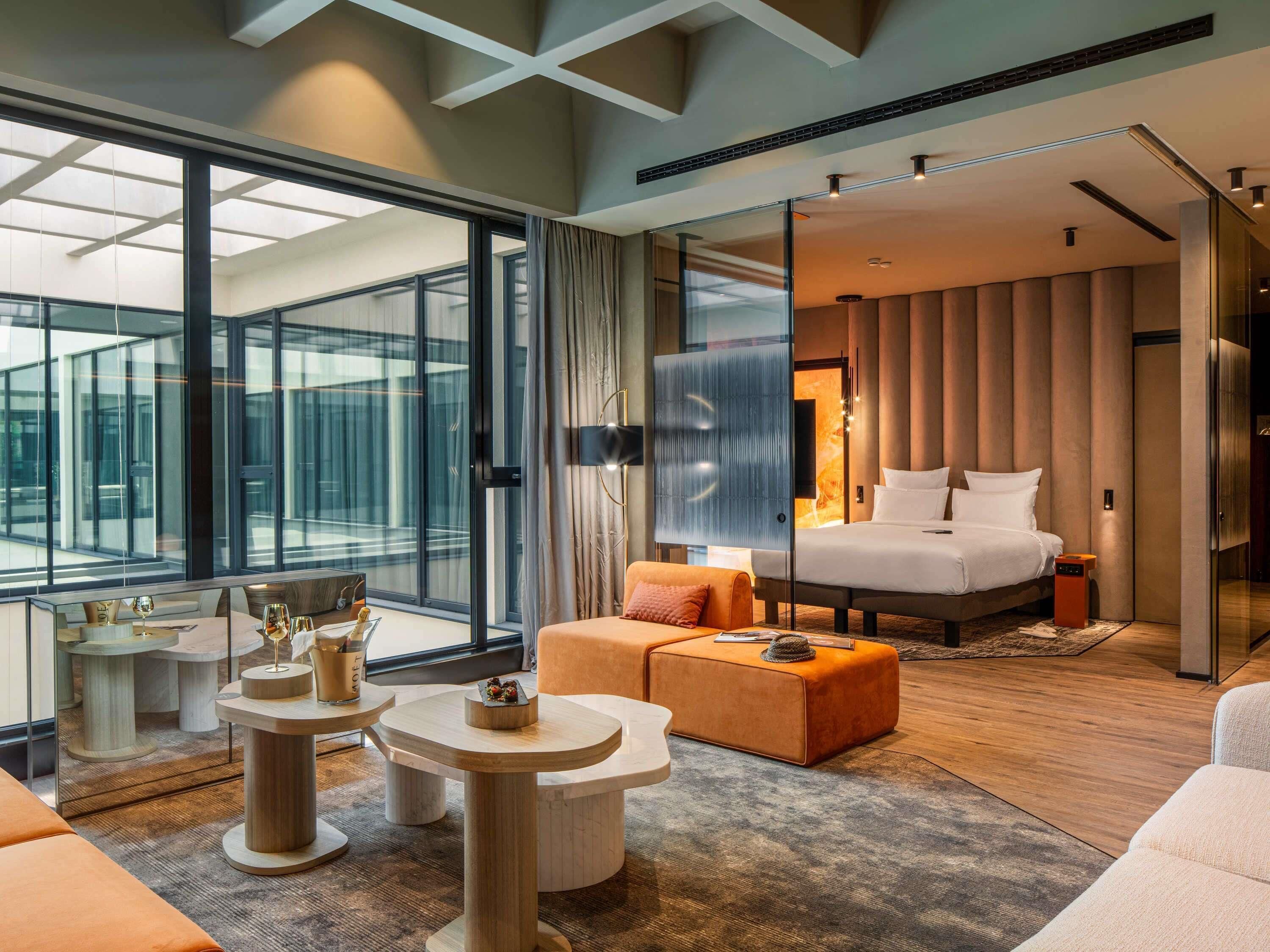Executive Suite, 1 King Bed (Philippopolis) | Hypo-allergenic bedding, minibar, in-room safe, blackout curtains